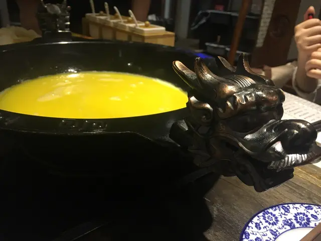 康𤋮花膠雞湯鍋(半隻)