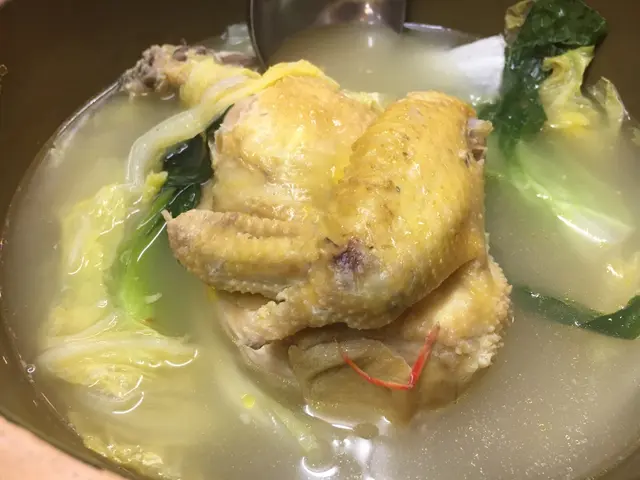 砂鍋雲吞雞(半隻)