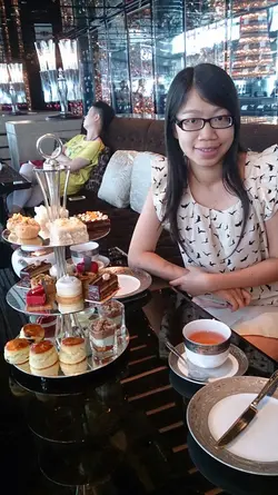 貪吃的小貓