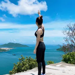 趴小姐