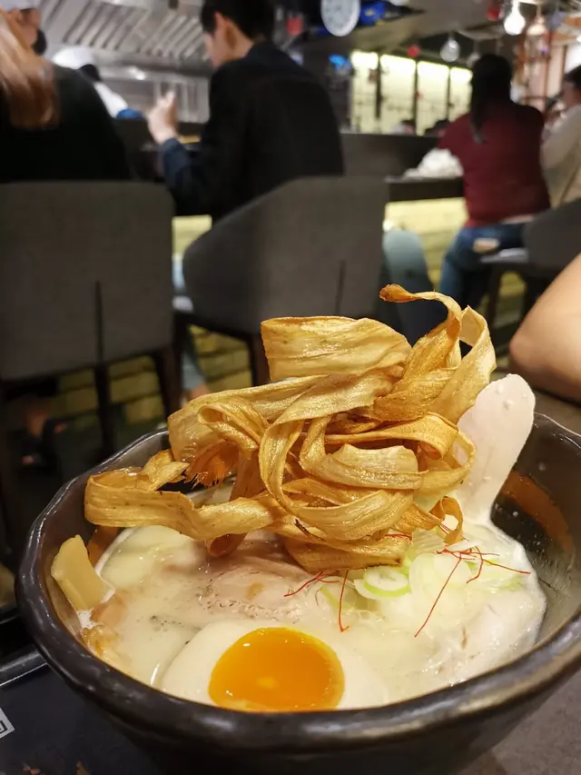 金鶴白雞湯拉麵