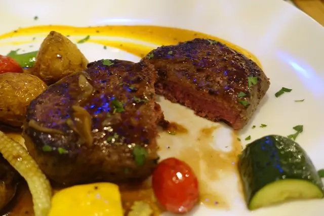 保持粉紅肉嫩，富有肉汁！