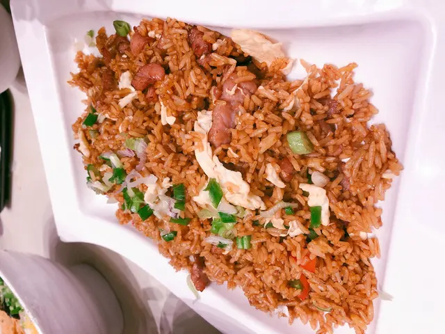 豉油叉燒肉絲蛋白炒飯