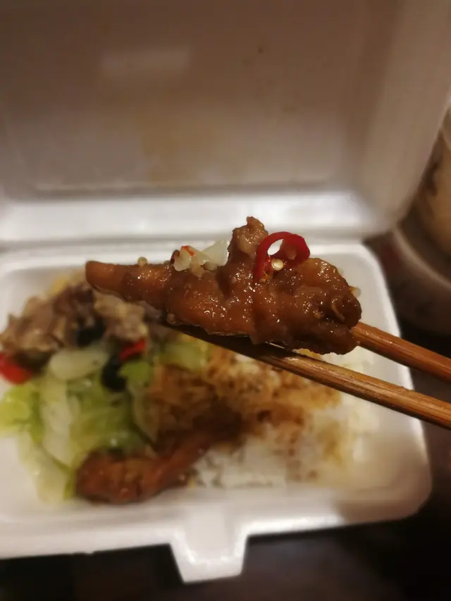 鳳爪排骨飯