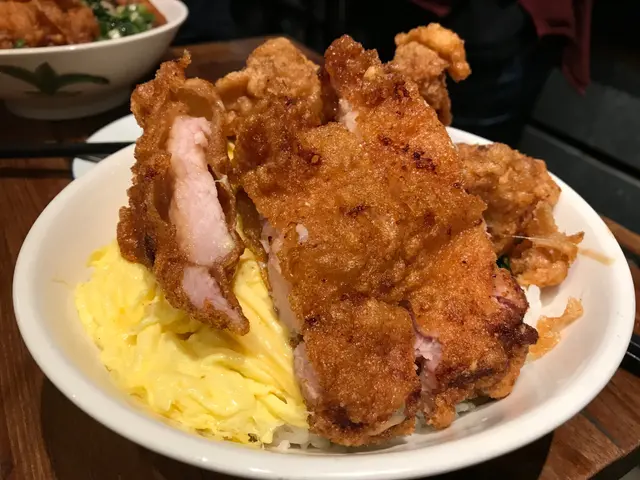 肉燥滑蛋豬扒飯