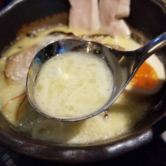 金鶴雞白湯拉麵