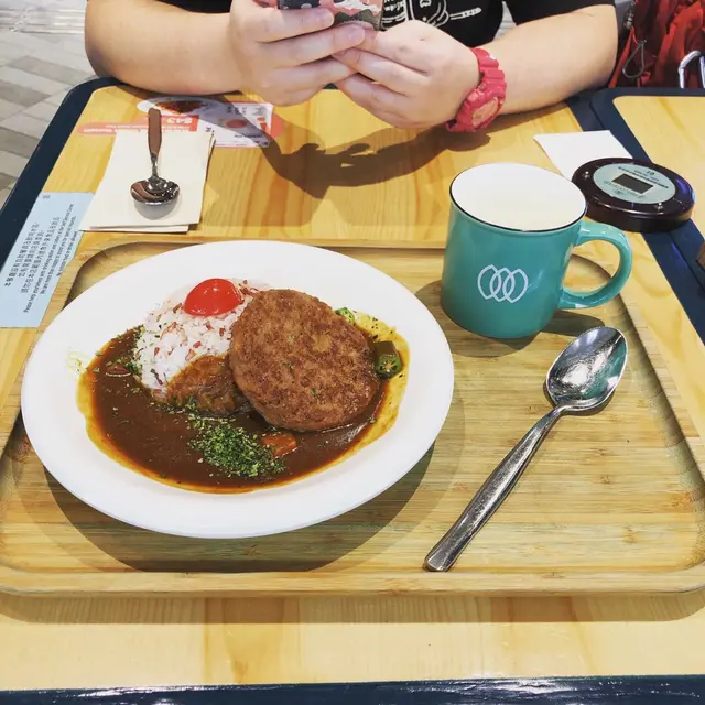 未來漢堡咖喱飯