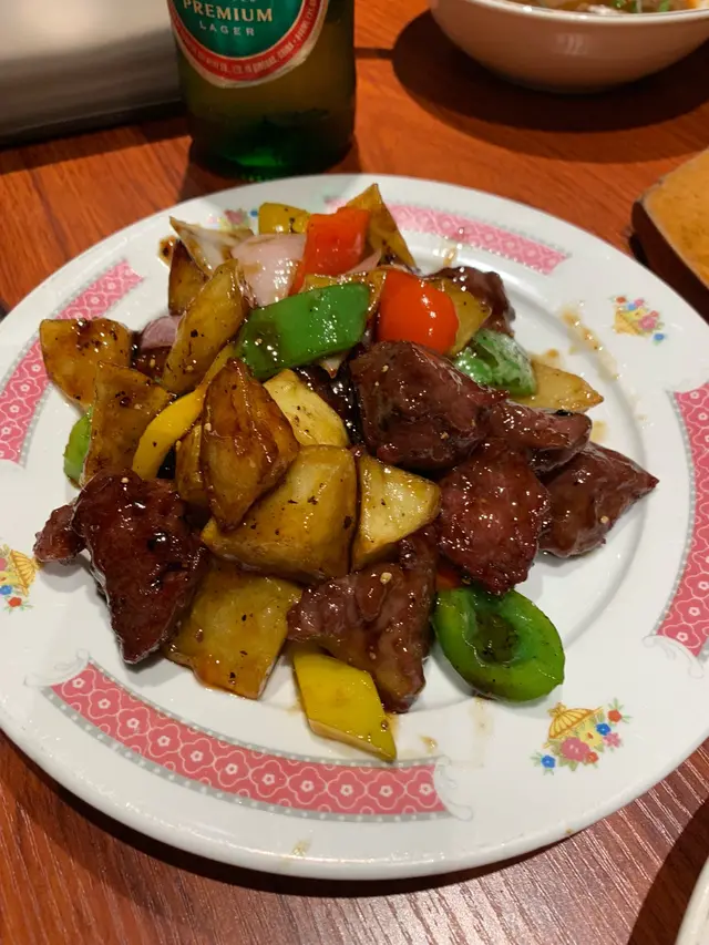 黑椒蜜餞薯仔牛柳粒