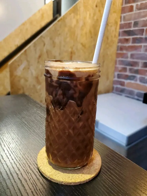 椰子水朱古力特飲