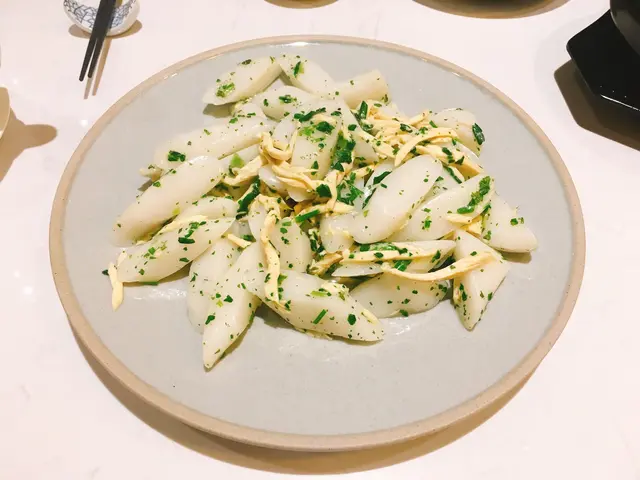 薺菜雞絲炒年糕