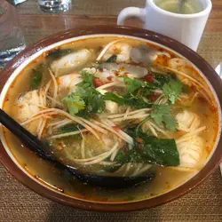冬蔭公海鮮湯粉
