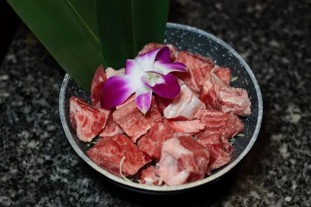 雪花一口肥牛粒