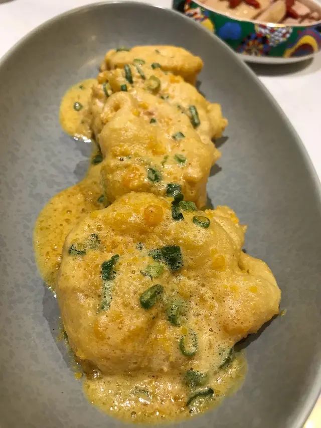 蝦球非常彈牙爽滑,鹹蛋惹味