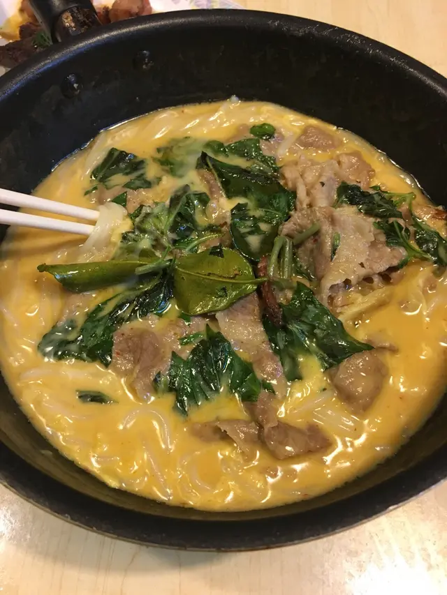 咖喱牛肉檬粉