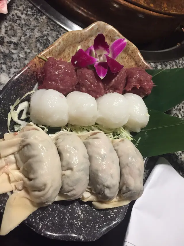 墨魚丸$40/芝士牛肉丸$48/自家製水餃$42