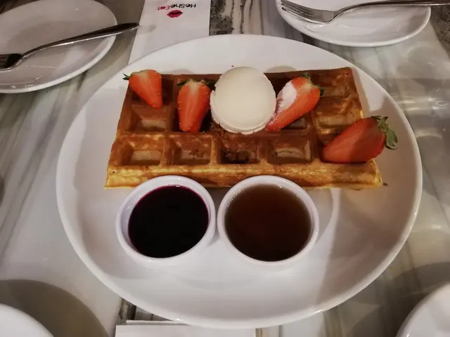 分量相當大，雪糕加埋藍莓醬的味道好有層次！