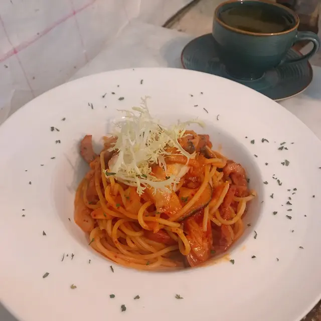 韓式泡菜煙鴨胸辣炒意粉 