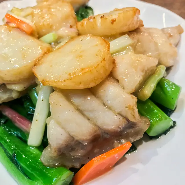 西蘭花爆炒帶子龍躉球