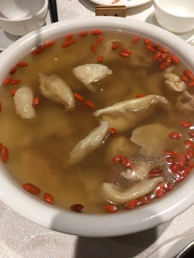 原本是水鴨湯，未飲過咁糖甜既湯