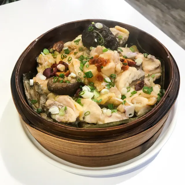 紅棗杞子荷葉蒸雞