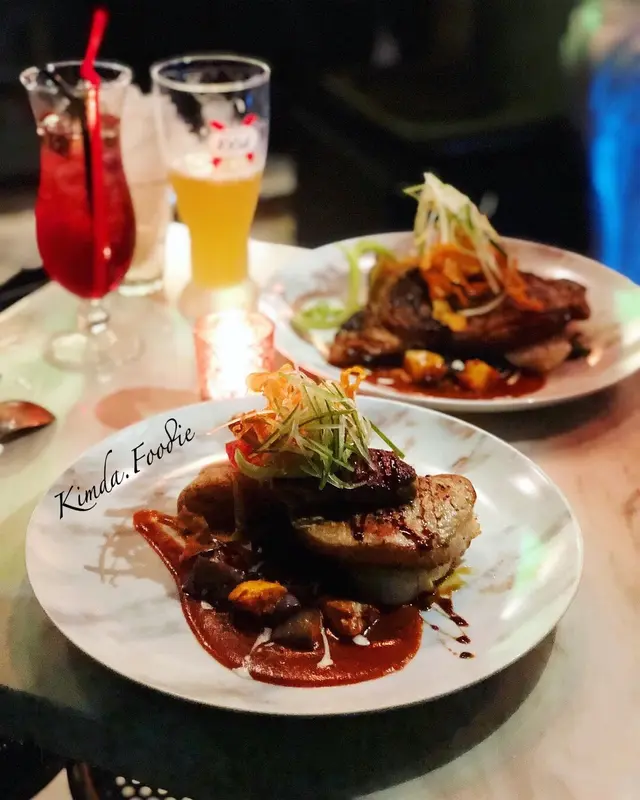 慢煮西班牙黑毛豬鞍配鵝肝