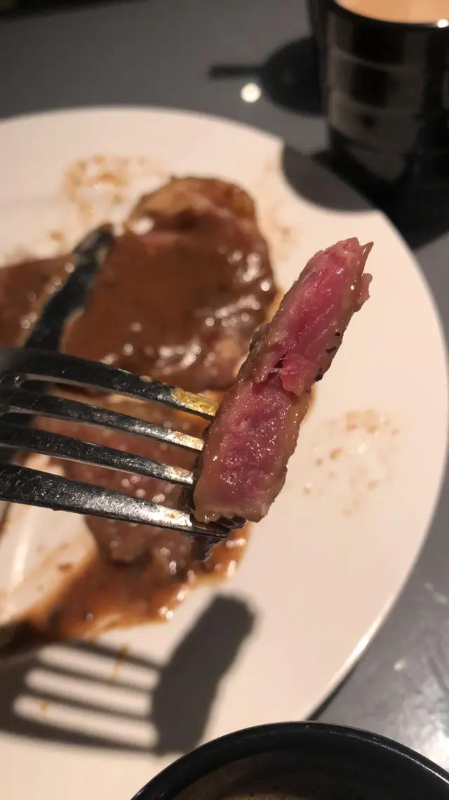 牛肉他他 46蚊可以食到一成熟牛排 仲有機會送埋病假, 幾抵