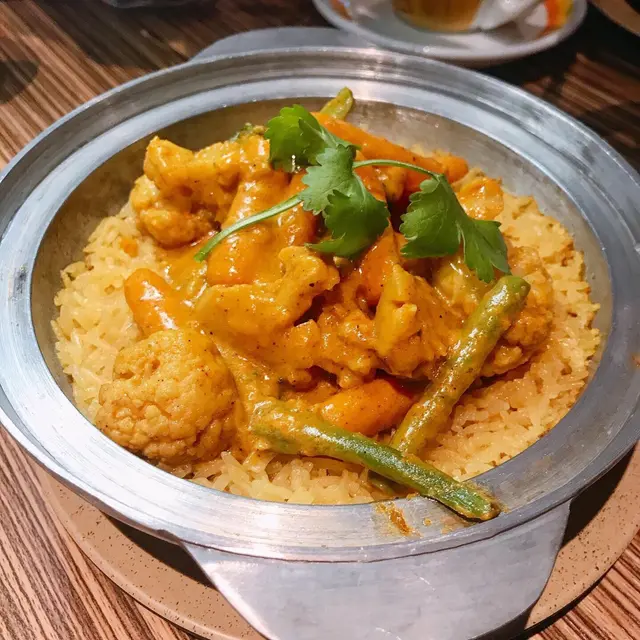 馬莎拉雜菜黃薑煲仔飯
