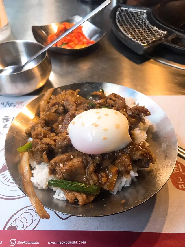 迷你烤牛肉流心蛋飯