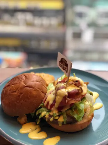 蜜糖芥末煙肉安格斯牛肉漢堡