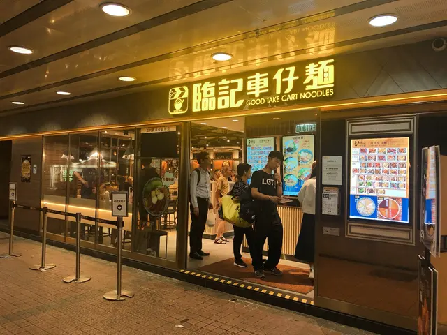 食緊嘅期間都一直見到人龍