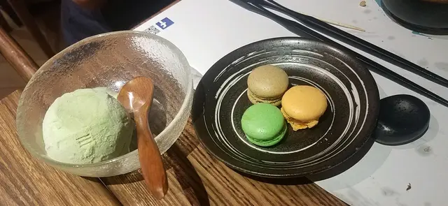超滑有茶味，仲有macarons 
