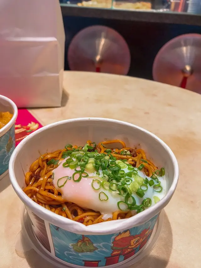 溫泉蛋XO醬撈幼麵