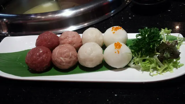 鮮製手打的牛肉丸、豬肉丸、嘜丸和蟹籽蝦丸