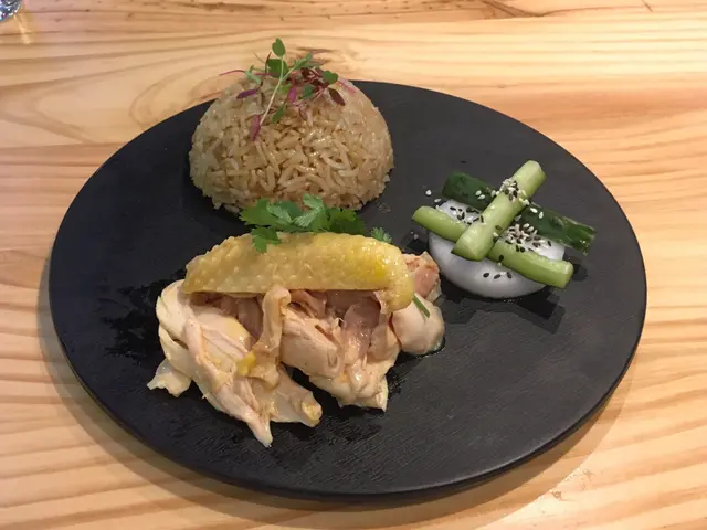 麻辣手撕海南雞飯