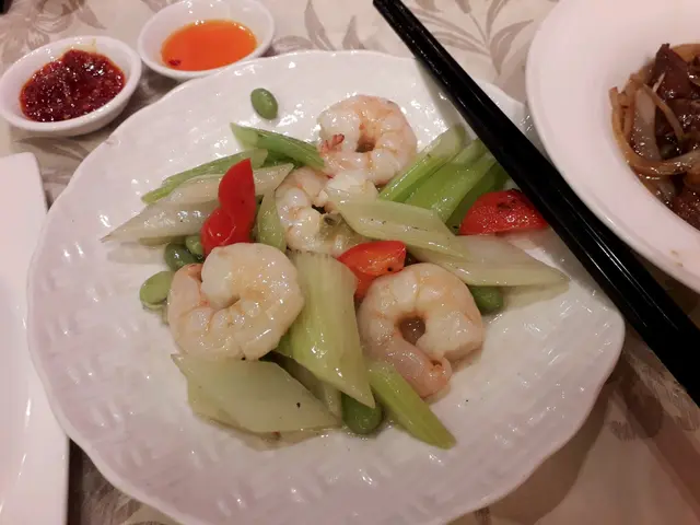 4隻大虾 爽口 西芹蜜豆脆嫩