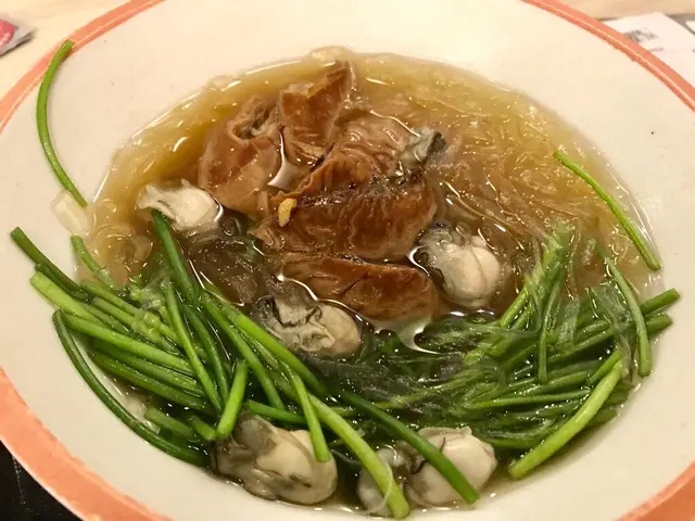 配料包括:  台灣水蓮、台南蚵仔、台式鹵水大腸