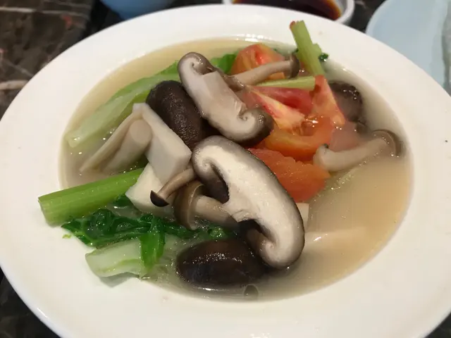有機鮮茄野菌魚湯浸唐生菜