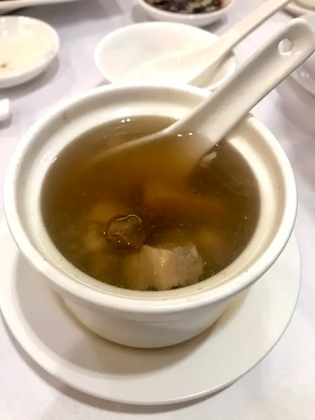 姬松茸螺頭燉雞湯