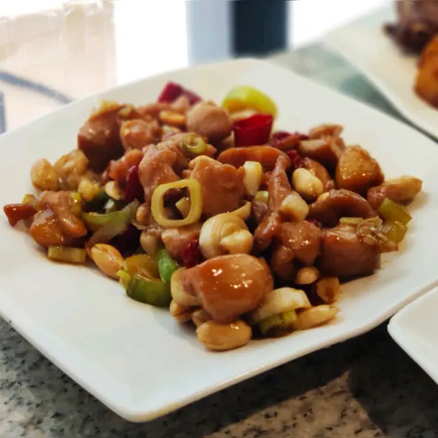 酸酸甜甜宮保雞丁