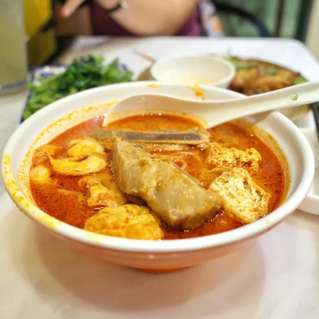 咖哩叻沙蝦肉肉骨河粉