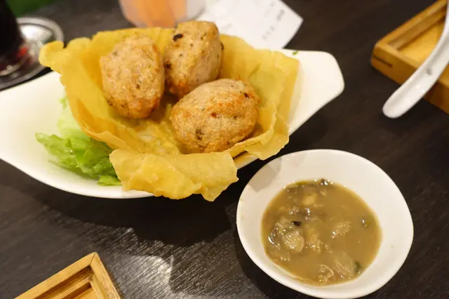 炸鯪魚球