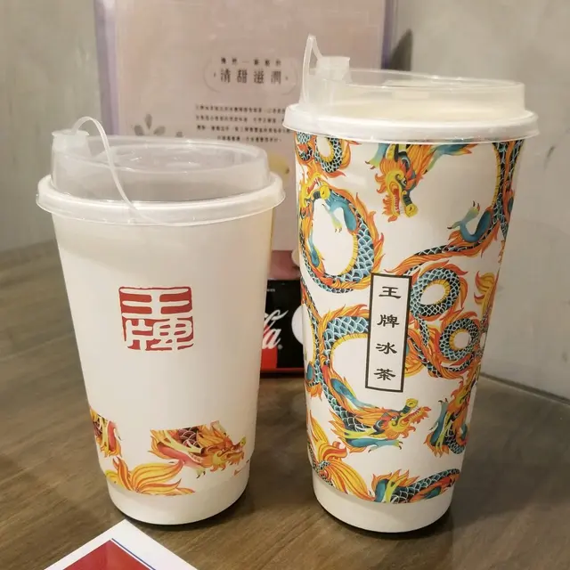 赤棗桂圓茶配清香桂花凍，冰糖奶茶龍井配清香桂花凍