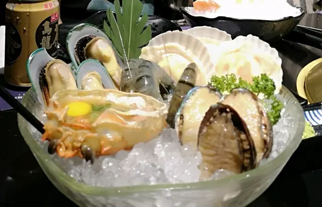 食咗隻鮑魚!鮮! 
不過其他冇食因為主菜係和牛😂😂