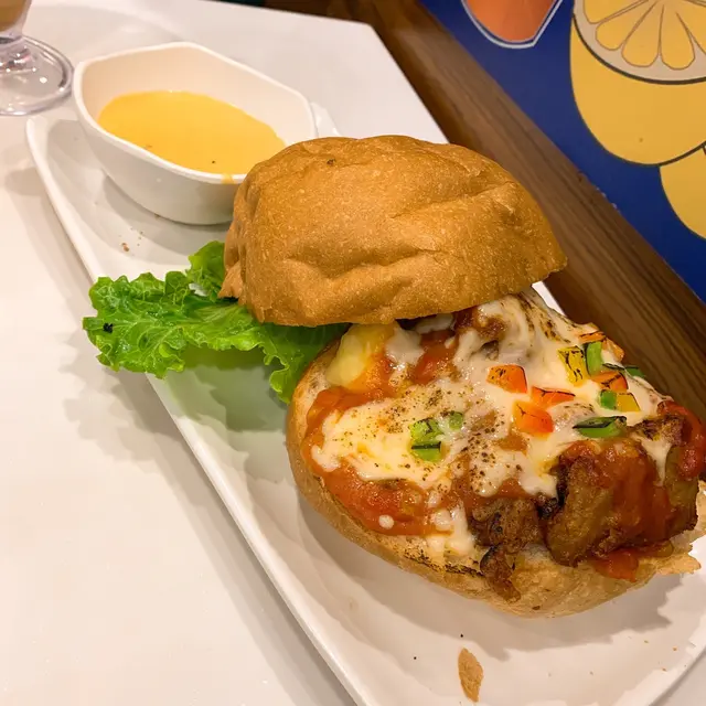 焗茄茸豬扒保齡球