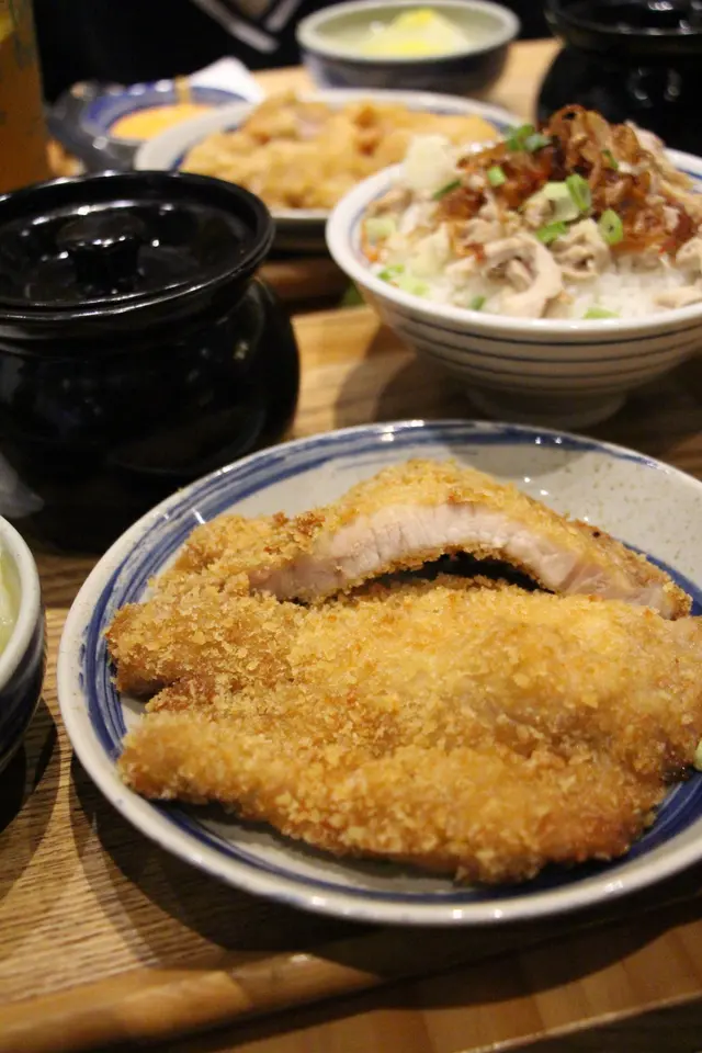 酥炸排骨雞肉飯