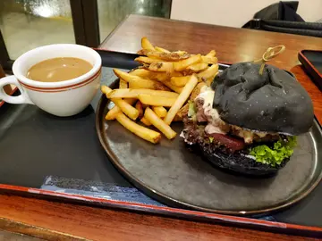 澳洲和牛竹炭漢堡