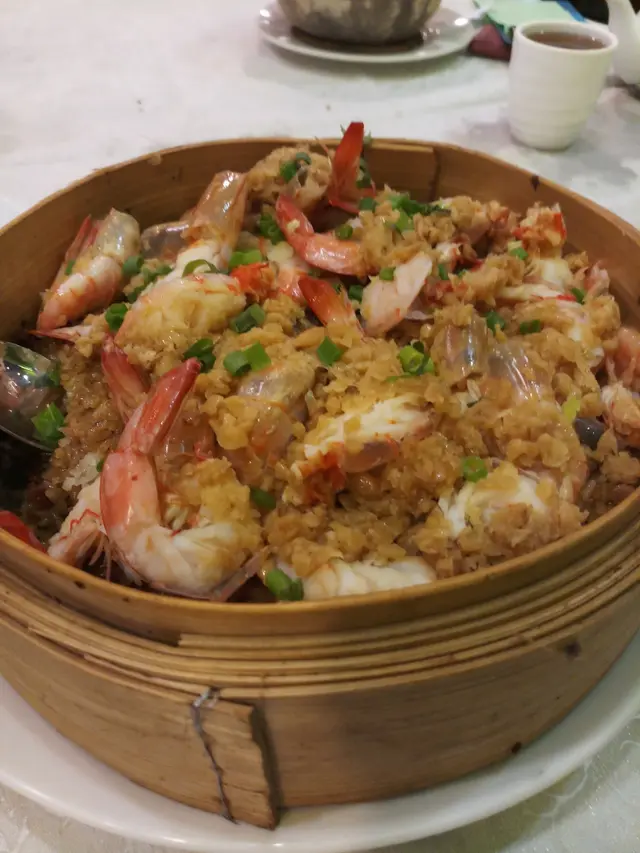 籠仔開邊蝦配糯米飯