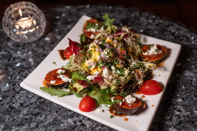 Roasted Fresh Fig Salad