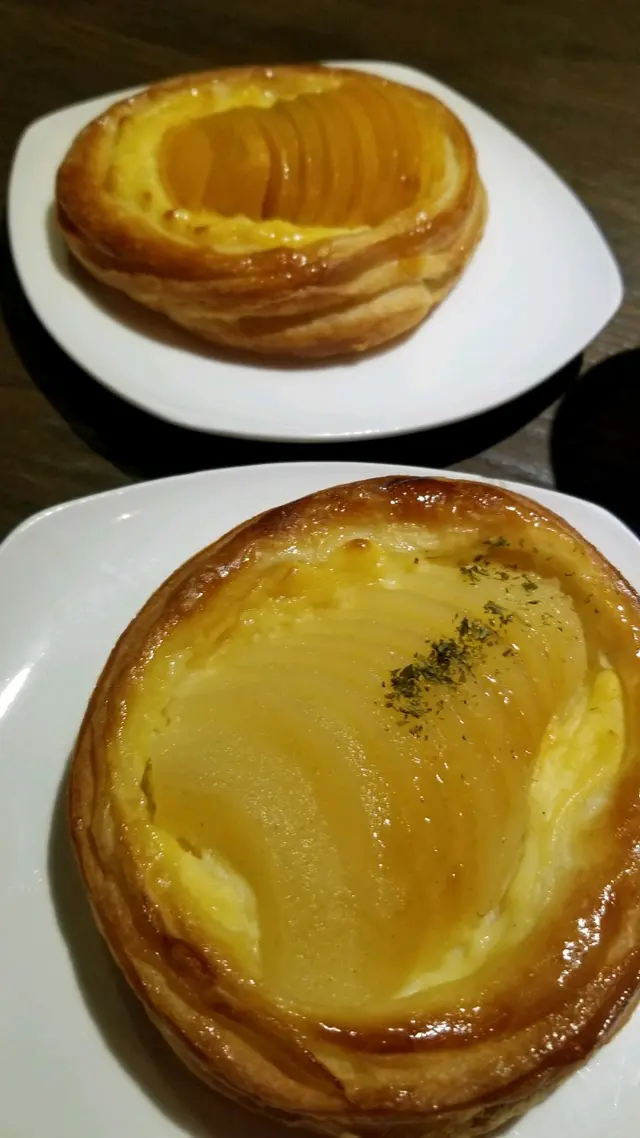 pear Danish