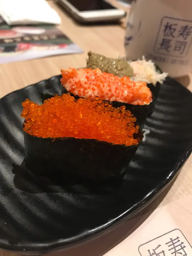 蟹籽軍艦、芝士蟹籽軍艦、松葉蟹肉軍艦